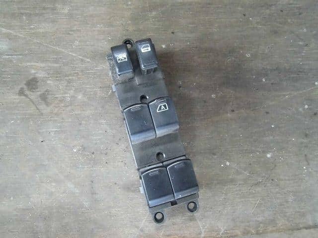 Power Window Switch NISSAN March 2002 UA-AK12 — photo 1
