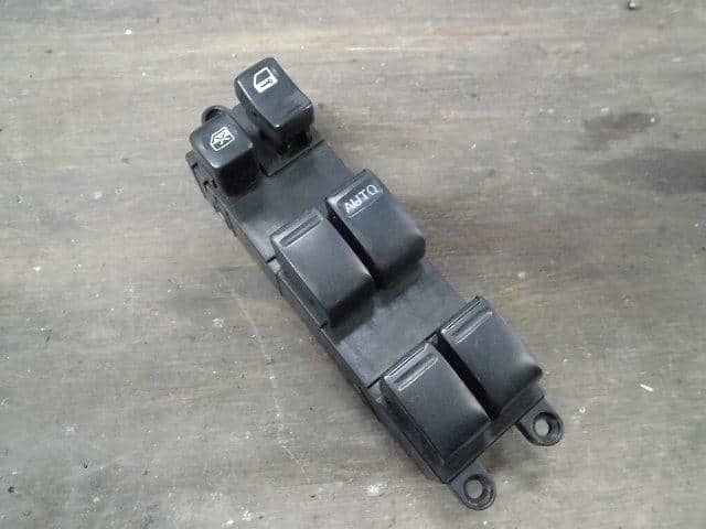 Power Window Switch NISSAN Laurel 1998 E-HC35 — photo 1