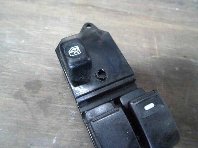 Power Window Switch MITSUBISHI Airtrek 2001 TA-CU4W — photo 2