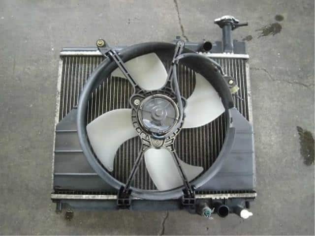 Radiator HONDA Z 1998 GF-PA1 — photo 1