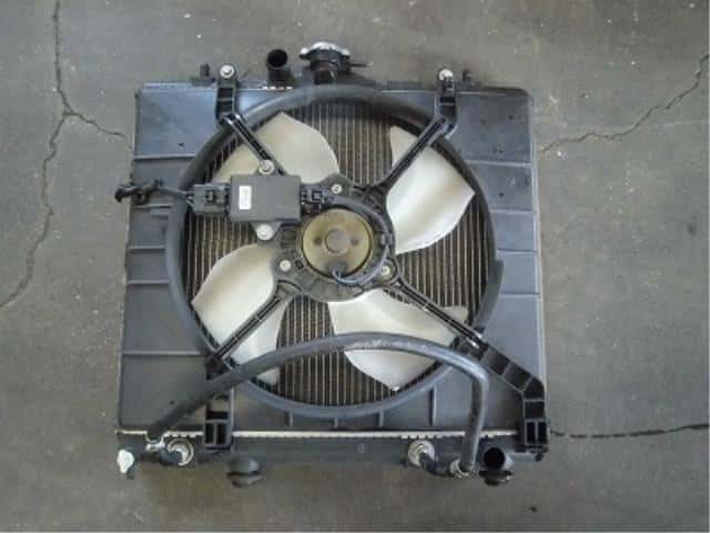 Radiator MITSUBISHI Pajero Mini 2000 GF-H53A — photo 1