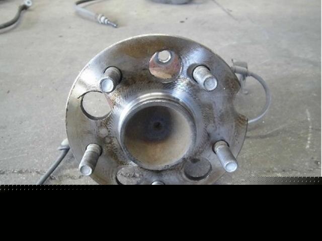 Rear Wheel Hub TOYOTA Ipsum 2002 TA-ACM21 — photo 3