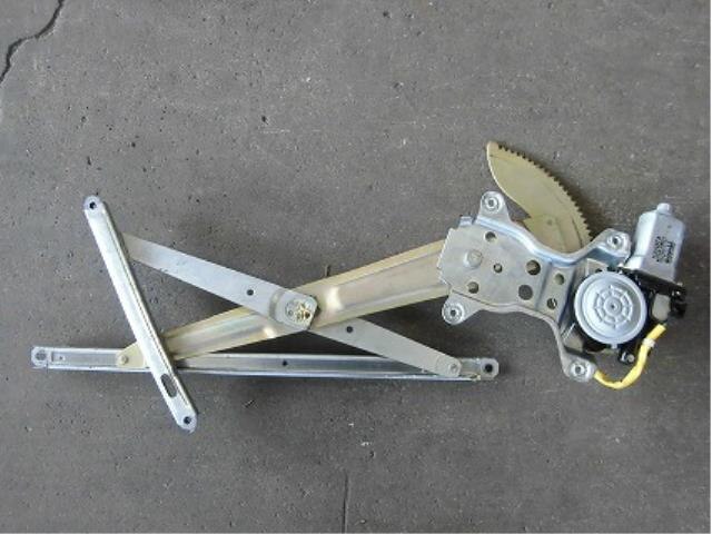 Front Left Door Regulator TOYOTA Estima Emina 1997 E-TCR10 — photo 2