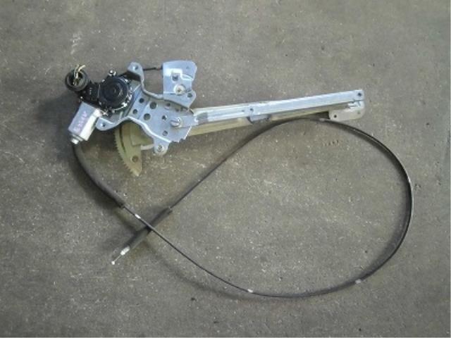 Rear Left Door Regulator TOYOTA Noah 2002 TA-AZR60 — photo 1