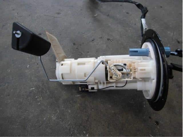 Fuel Pump DAIHATSU Mira 2009 DBA-L275S — photo 4