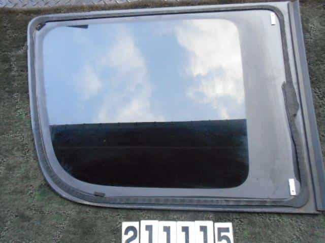 Side Windshield SUZUKI Every 2017 HBD-DA17V 8459064P50 — photo 3