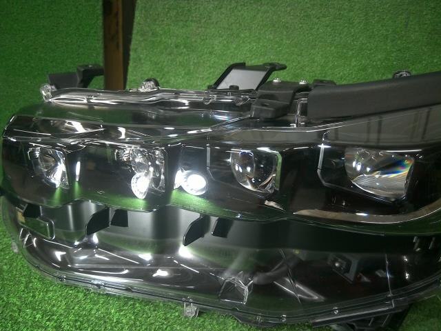 Left Headlight TOYOTA Prius 2017 DLA-ZVW52 — photo 4