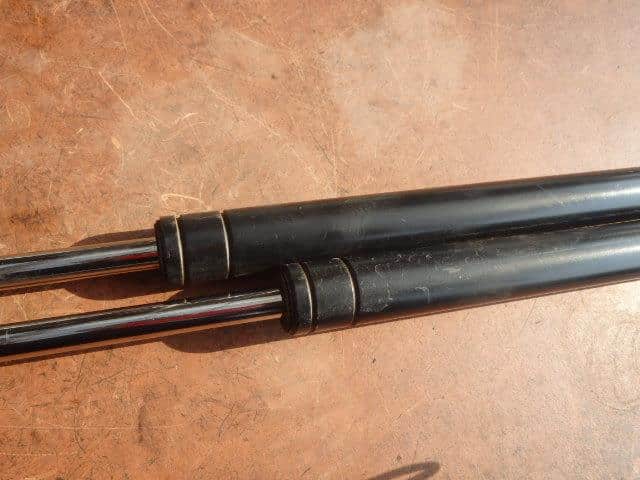 Tail Gate Damper DAIHATSU Hijet 1996 V-S100V — photo 2