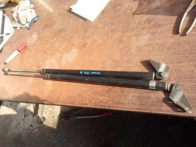Tail Gate Damper DAIHATSU Hijet 1996 V-S100V — photo 1