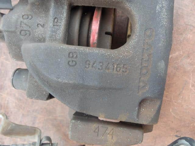 Rear Left Caliper VOLVO Volvo 60 series 2003 LA-RB5244 — photo 2