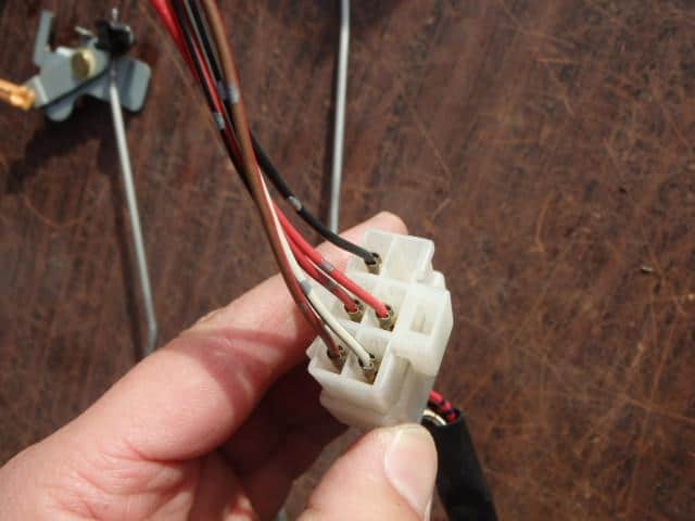 Door Lock Solenoid MAZDA Capella Cargo 2001 GF-GWEW — photo 2