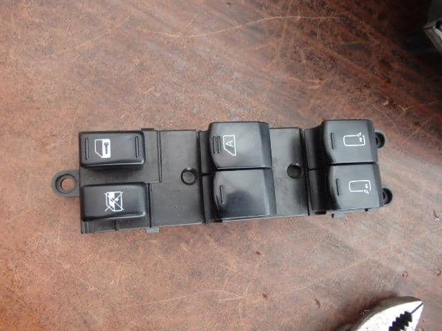 Power Window Switch NISSAN Elgrand 2006 CBA-ME51 — photo 1