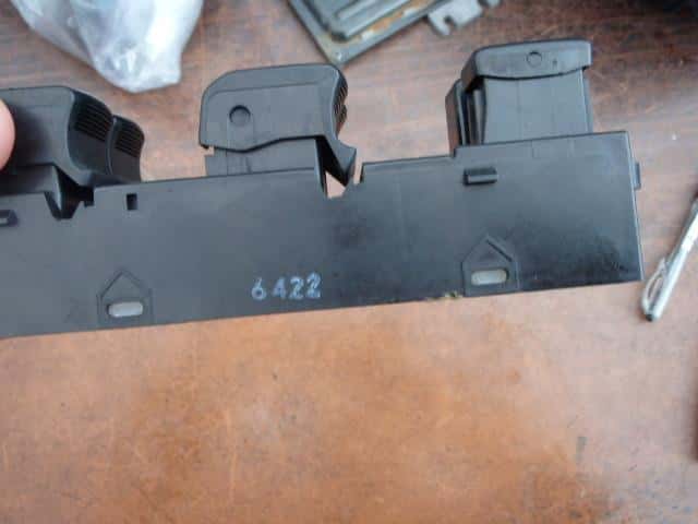 Power Window Switch NISSAN Elgrand 2006 CBA-ME51 — photo 3