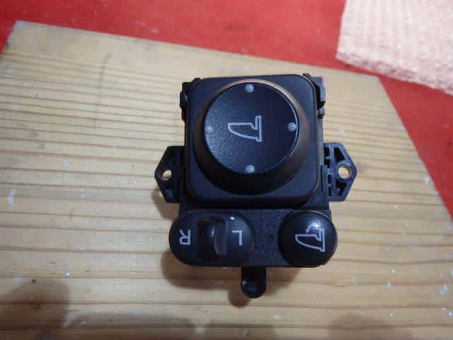 Door Mirror Switch HONDA N-one 2013 DBA-JG1 — photo 1