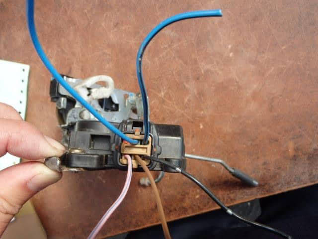 Door Lock Solenoid SUZUKI Every 2004 GH-DA62W — photo 3