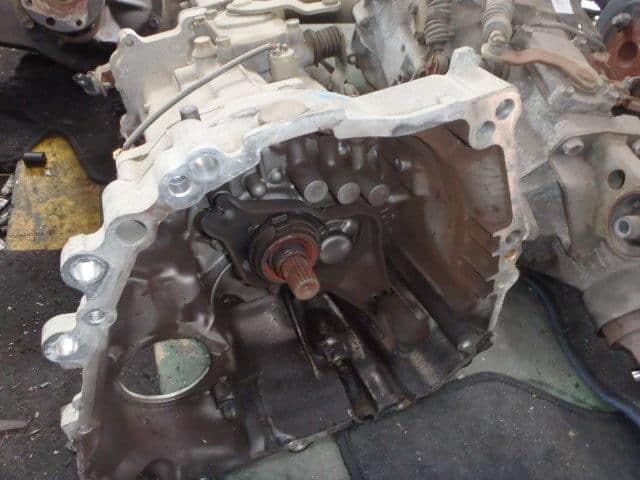 Manual Transmission DAIHATSU Hijet 2004 LE-S200V — photo 2