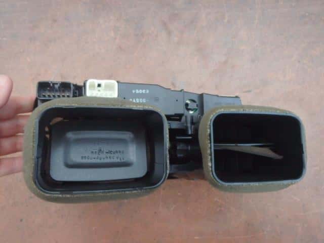 Watch TOYOTA Aristo 2001 TA-JZS160 — photo 3