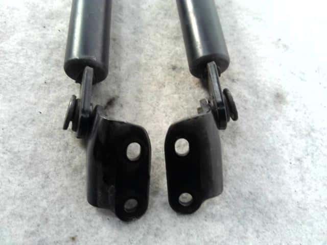 Tail Gate Damper MAZDA CX-5 2012 LDA-KE2AW KD5362620C — photo 4