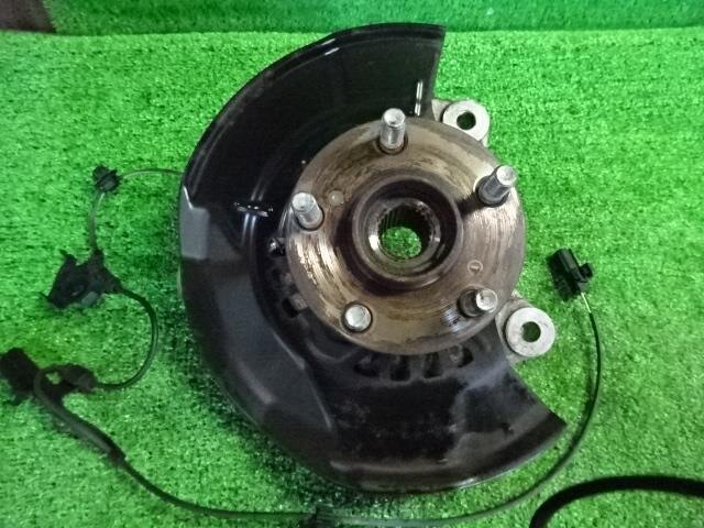 Front Right Knuckle Hub Assembly TOYOTA Prius 2010 DAA-ZVW30 — photo 2