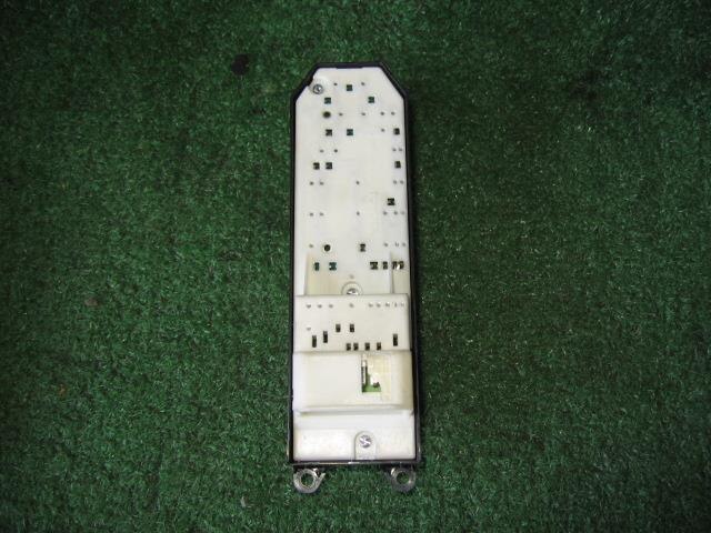 Power Window Switch TOYOTA Vitz 2005 DBA-SCP90 — photo 2