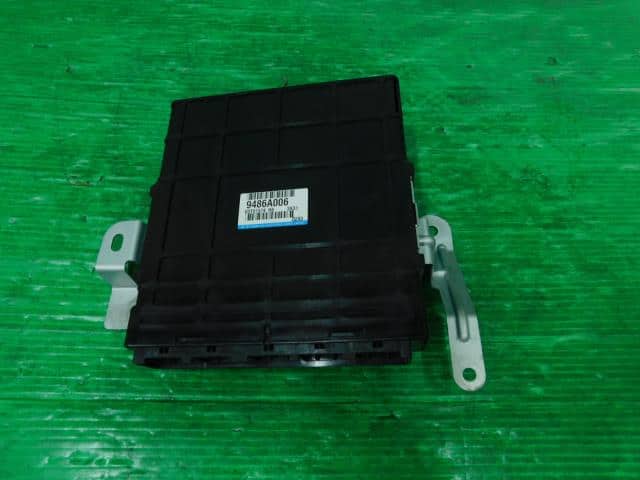Control Unit MITSUBISHI Outlander 2013 DLA-GG2W — photo 1