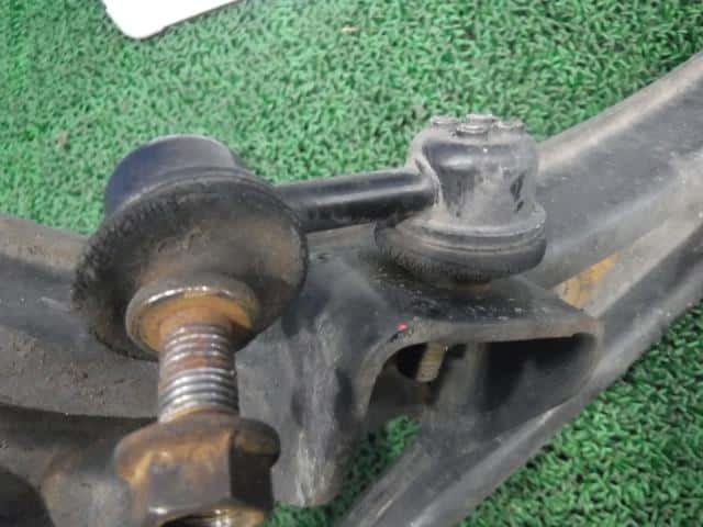 Front Right Lower Control Arm HONDA Vamos Hobio 2005 ABA-HM4 — photo 3