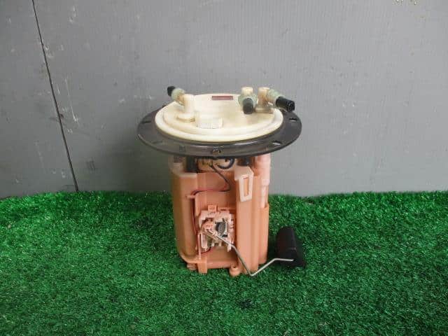 Fuel Pump SUBARU Legacy 2004 TA-BP5 — photo 1
