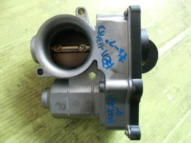 Throttle Body NISSAN Cube 2003 UA-BZ11 — photo 4
