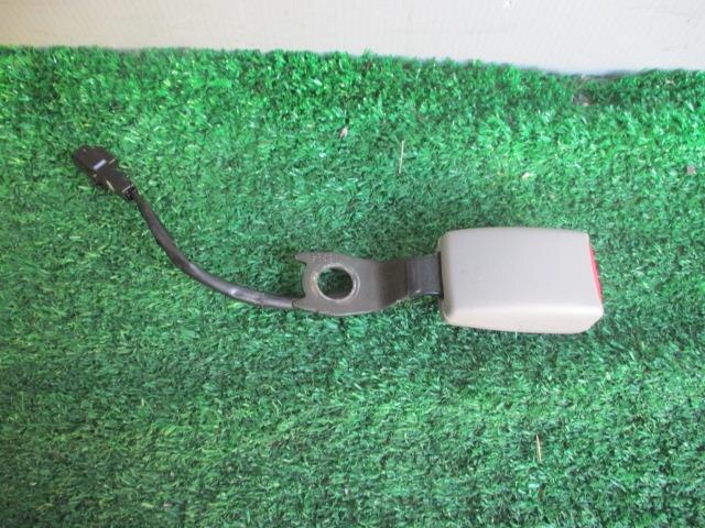 Seat Belt TOYOTA Regius 1999 GF-RCH41 — photo 1