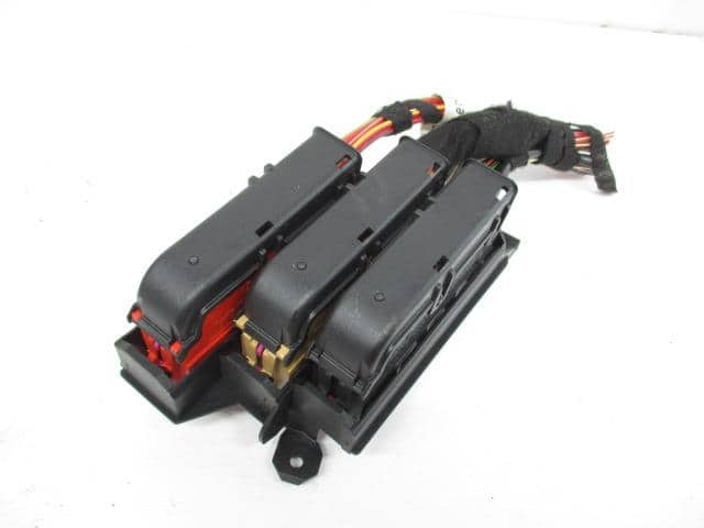 Fuse Box AUDI Audi a4 2012 DBA-8KCDN 4H0941824 — photo 2