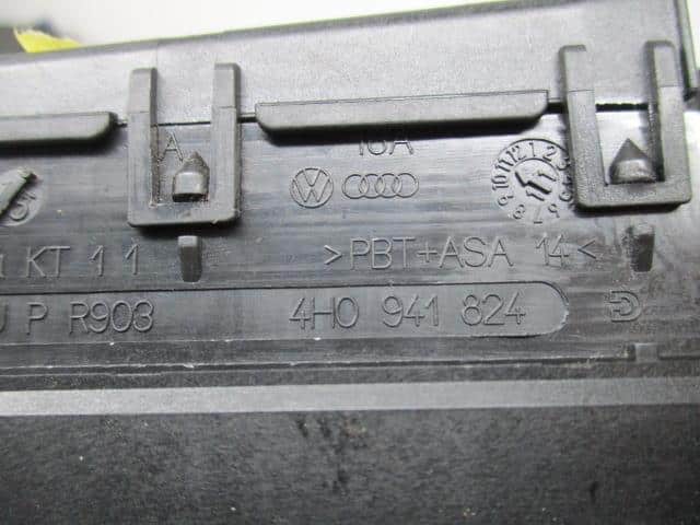 Fuse Box AUDI Audi a4 2012 DBA-8KCDN 4H0941824 — photo 3