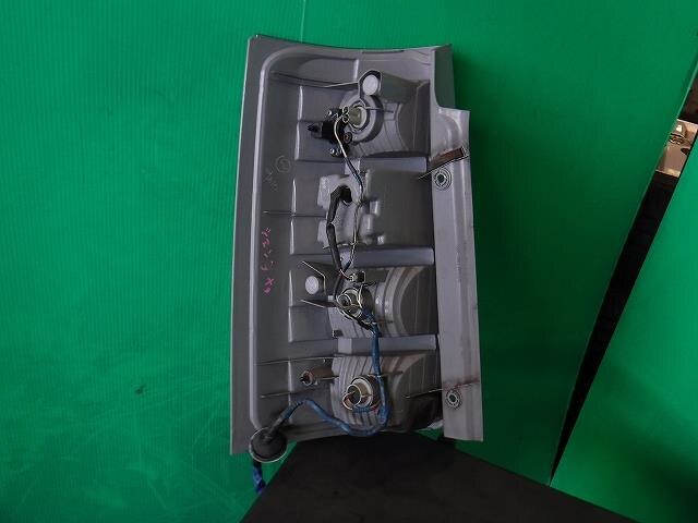 Right Tail Light TOYOTA Sienta 2008 DBA-NCP81G — photo 3
