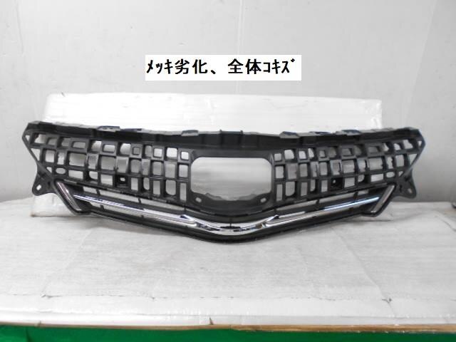 Radiator Grille TOYOTA Prius Alpha 2011 DAA-ZVW41 — photo 2
