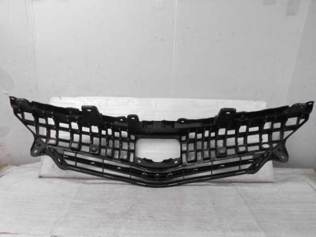Radiator Grille TOYOTA Prius Alpha 2011 DAA-ZVW41 — photo 6