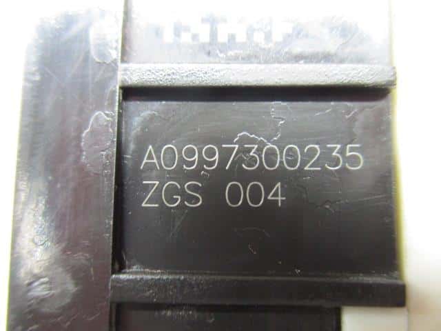 Door Lock Solenoid MERCEDES-BENZ Benz e class 2011 DBA-212254C A0997300235 — photo 4