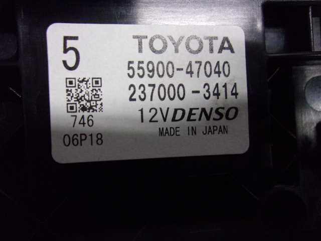 A/C Control Panel TOYOTA Prius Alpha 2012 DAA-ZVW41 — photo 5