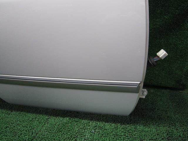 Rear Right Door Assembly TOYOTA Mark II Qualis 1997 E-MCV25 — photo 2
