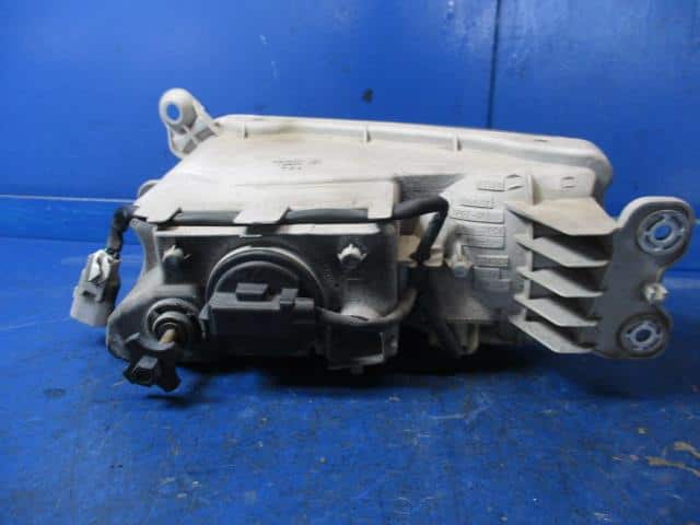 Right Fog Light Mitsubishi Fuso Fuso tractor 2008 BDG-FV50JJR — photo 2