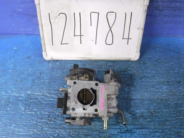 Throttle Body MAZDA Laputa 2002 UA-HP22S 1A3513640B — photo 1