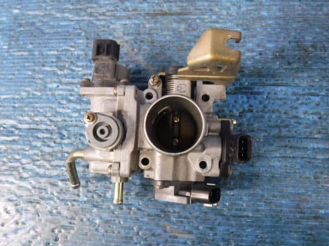 Throttle Body MAZDA Laputa 2002 UA-HP22S 1A3513640B — photo 2