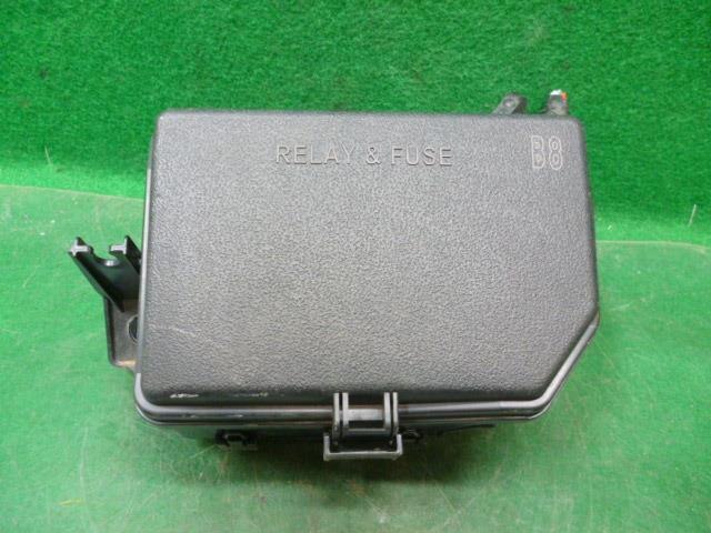 Fuse Box TOYOTA Corolla Fielder 2013 DBA-NZE161 — photo 1