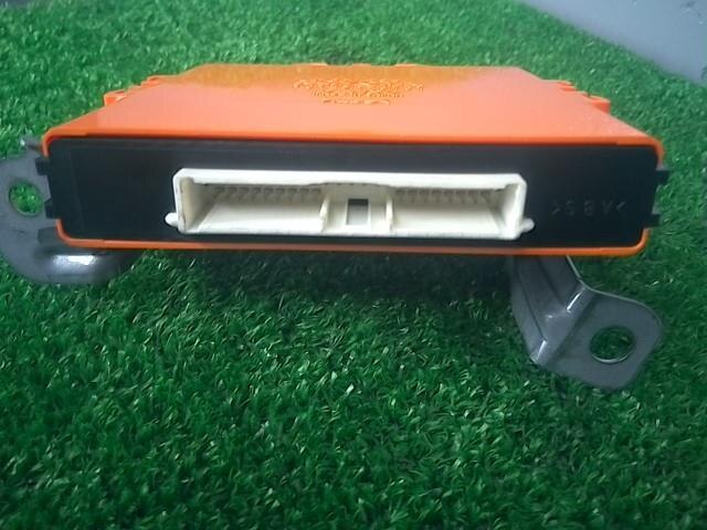 Control Unit TOYOTA Prius 2006 DAA-NHW20 — photo 4