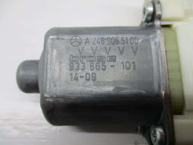 Front Left Door Regulator MERCEDES-BENZ Benz a class 2014 DBA-176042 A2469065100 — photo 5