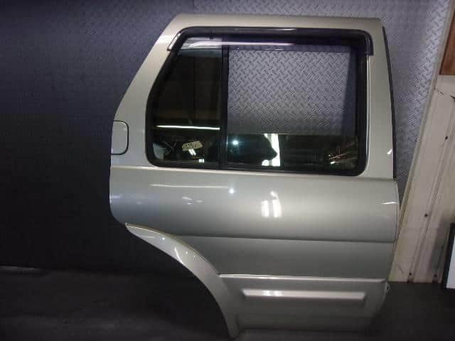 Rear Right Door Assembly NISSAN Terrano Regulus 1996 E-JLR50 821001W330 — photo 3