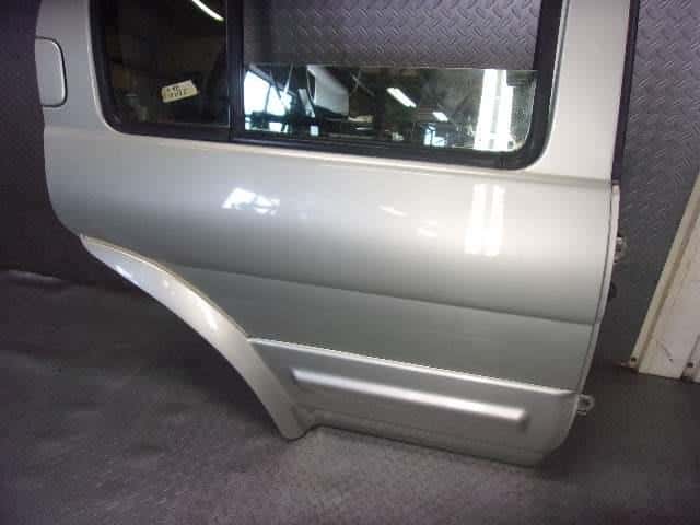 Rear Right Door Assembly NISSAN Terrano Regulus 1996 E-JLR50 821001W330 — photo 2