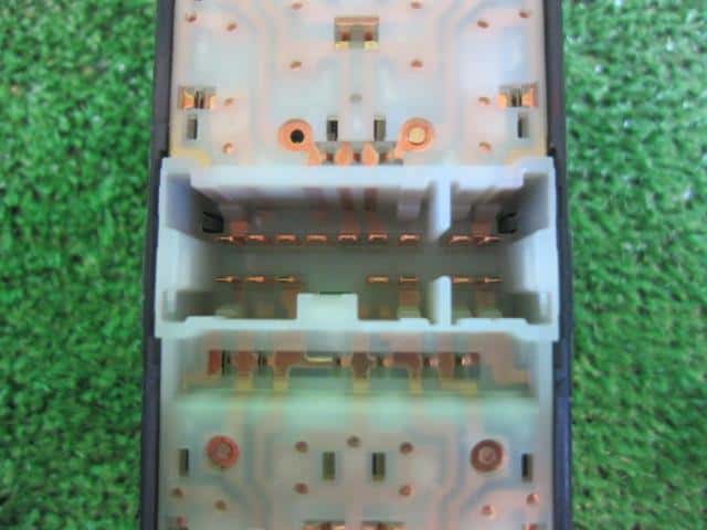 Power Window Switch NISSAN Note DBA-E11 — photo 3