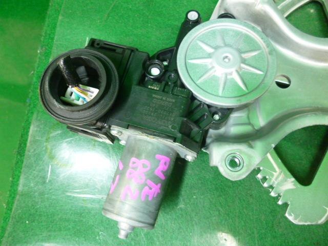 Rear Left Door Regulator TOYOTA Noah 2018 DBA-ZRR85 — photo 2