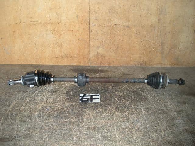 Front Right Drive Shaft TOYOTA Aqua 2014 DAA-NHP10 — photo 1