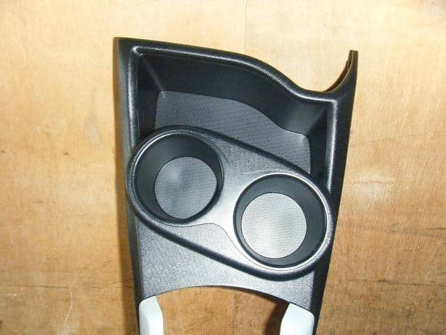 Console Box TOYOTA Aqua 2014 DAA-NHP10 — photo 2