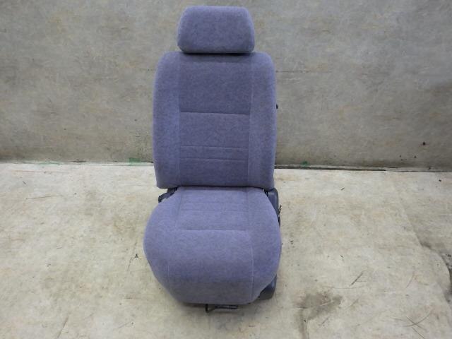 Second Seat TOYOTA Hiace Y-KZH106 — photo 1